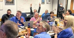 NASA-Ingenieure umgingen den defekten Speicherchip von Voyager 1, indem sie dessen Code verschoben. Sie warteten fast zwei Tage auf eine Rückmeldung