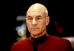 Patrick Stewart odiaba tener un pez como mascota en la sala de preparación de Picard en Star Trek: La nueva generación, considerándolo una afrenta a un programa que valoraba la dignidad de diferentes especies.