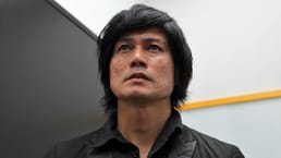 In Japan kann man einen hübschen Mann engagieren, der zu dir nach Hause kommt, ein trauriges Video mit dir ansieht, bis du weinst, und dann deine Tränen für dich abwischt.