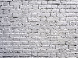 2016年，一名英国男子众筹制作十小时油漆干燥影片，迫使英国电影分级委员会观看，以抗议独立电影人需支付1000英镑认证费，该片获U级