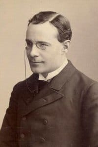 1888年、リチャード・マンスフィールドは、ジャック・ザ・リッパーが女性を殺害していた時代に、舞台でジキル博士とハイド氏を演じました。観客の一人は、紳士から狂った殺人者への舞台上の変身があまりにも説得力があったため、彼が殺人犯だと警察に訴えました。