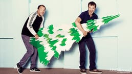 アイザック・ヘイズ（シェフの声）は南パークを自ら辞めたわけではない。2006年に脳卒中で言葉を失い、サイエントロジー関係者が代わりに辞職させた。