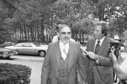 De FBI richtte in 1980 een nepbedrijf op in een poging om leden van het Congres om te kopen. Ongeveer 25 % van de geteste personen accepteerde de omkoping en werd veroordeeld.