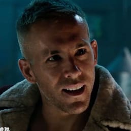 瑞恩·雷诺兹自掏腰包0,000美元,换取在《死侍》中穿一件印有金发女郎贝亚·亚瑟的衬衫的权利。其遗产同意将同等金额捐给他们指定的慈善机构。雷诺兹亲自付款,因为他认为没有贝亚·亚瑟就没有《死侍》。