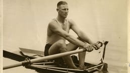 في عام 1928، توقف المصفّف الأولمبي بوبي بيرس في منتصف السباق ليسمح لعائلة من البط بعبور الطريق، مما منح خصمه تقدمًا بمقدار خمس أطوال. في الألف متر الأخيرة، تقدم بيرس بفارق 30 ثانية، فاز بالميدالية الذهبية وسجل رقمًا قياسيًا.