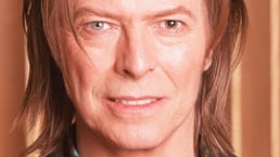 ¿Cuál es la historia detrás del ojo izquierdo de David Bowie?