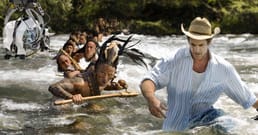 Während der Dreharbeiten zu einem 170 Fuß hohen Wasserfall im Film „Apocalypto“ versuchte eine Kuh, stromaufwärts zu überqueren, und stürzte über den Wasserfall. Sie tauchte unten an, schlug gegen die Felsen, aber nachdem ein Einheimischer hineingeschwommen war, um die Kuh zu beruhigen, kletterte sie den Hang hinauf und fing an, Gras zu fressen, als wäre nichts geschehen.