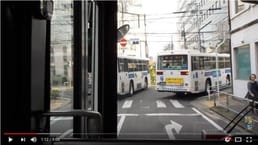 Afin d'obtenir des améliorations de leur sécurité de l'emploi face à l'apparition d'une ligne de bus concurrente, les conducteurs d'autobus d'Okayama, au Japon, ont décidé de faire grève de manière unique en 2018. Pendant la grève, ils ont soutenu la communauté en continuant à assurer leurs lignes, mais simplement sans facturer les clients.