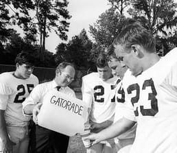 谁是第一个尝试佳得乐的人？