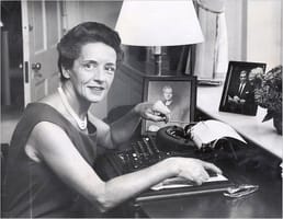 Кто такая Эв Кюри?