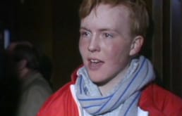 未来の王はどうやって誰にも知られずに氷上散策に参加したのか?