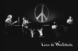 なぜジョン・フォガーティは1969年のウッドストックでの彼らのパフォーマンスが平凡だと考えたのですか？