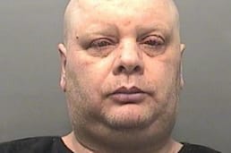 Wie is de stille man die het verkeer blijft blokkeren?