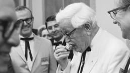 Wie fühlte sich Colonel Sanders 1976 gegenüber KFC?