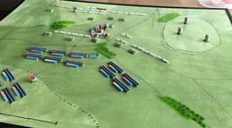 Kriegspiel é uma versão de xadrez inventada por Henry Michael Temple onde os jogadores podem ver suas peças, mas não as do adversário