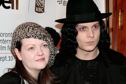 Jack White van "The White Stripes" nam de achternaam van zijn vrouw toen ze in 1996 trouwden.