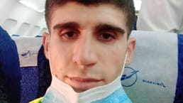 モハメド・アイサ、船員はスエズ運河近くの貨物船でほぼ4年間漂流し、船主の財政難と船長の離脱後、裁判所は唯一の乗組員を船の法定後見人と決定した。