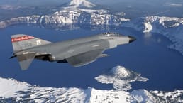 O caça F-111 foi usado para transportar um coração de doador por todo o país em duas horas. O coração veio de Oklahoma e foi transferido para Nova York.