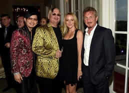 Jewel, la chanteuse, était en couple avec l'acteur Sean Penn. Après l'avoir vue dans « Late Night with Conan O'Brien », Penn l'a appelée chez elle en Alaska et lui a parlé.