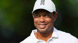 En 1999, Tiger Woods acertó un golpe de salida que aterrizó detrás de una roca. La roca se dictaminó como un impedimento suelto, lo que significaba que podía moverse. Después de que se eliminó la obstrucción, Woods disparó un birdie.