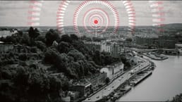 Er is een onverklaarbaar wereldwijd effect genaamd "The Hum", dat alleen wordt gehoord door ongeveer 2-4% van de wereldbevolking. Het fenomeen werd al in de jaren zeventig geregistreerd.