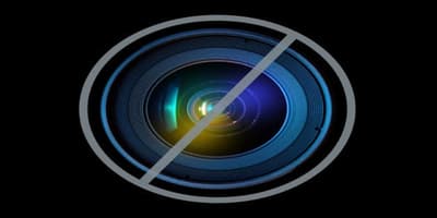 Im Jahr 2013 verbot Apple eine App im App Store, weil sie das Potenzial hatte, das Gerät eines Nutzers zu beschädigen. Diese App hieß „Send Me To Heaven“. Die Prämisse des Spiels war, dass der Nutzer sein iPhone so hoch wie möglich in die Luft werfen würde. Der Ersteller wollte so viele iPhones wie möglich zerstören.