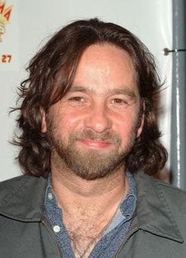 俳優デビッド・ハーマン（映画「オフィス・スペース」のマイケル・ボルトン役）は、リードスルーの際に全てのセリフを叫んだことでMADtvから解雇されました。どうやら、彼は他のプロジェクトに取り組むために番組を辞めたかったようですが、Foxは契約から解放させようとしませんでした。