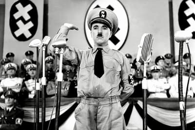 Charlie Chaplin realizzò il film satirico su Hitler, "Il Grande Dittatore", nel 1940 con i propri soldi, poiché gli studi di Hollywood non volevano irritare la Germania per i loro legami finanziari. Il film è considerato una delle più grandi opere di Chaplin.