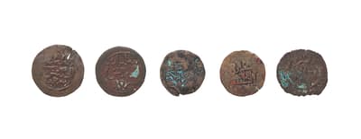 900 year old African coins were found of the coast of Australia, making them the oldest foreign artefacts found on the continent, predating the Europeans by centuries.