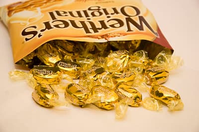 La caramella tedesca "Werther's Original" è stata intenzionalmente promossa negli anni ’90 come dolce che i nonni regalano ai nipoti.