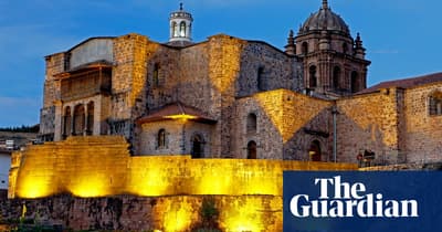 Die Spanier zerstörten einen Inka-Tempel und errichteten eine Kathedrale auf den Fundamenten des Tempels. Später zerstörte ein Erdbeben die von den Spaniern erbaute Kathedrale vollständig, ließ jedoch die Tempelfundamente intakt.