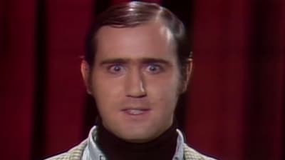 El diferimiento 4-F de Andy Kaufman para el reclutamiento concluyó que vivía en un mundo de fantasía, desconectado de la realidad, y que si se incorporaba al ejército "perdería la cabeza". Le encantó la carta y la mostró con orgullo, ya que había tratado deliberadamente su evaluación psicológica como una broma de alto riesgo.