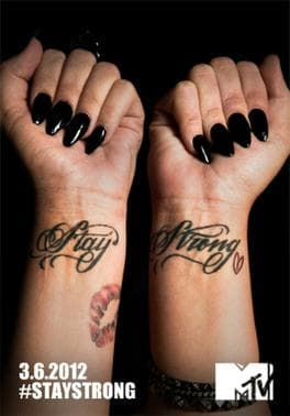Em 2012, Demi Lovato fez um documentário da MTV sobre sua sobriedade e como superou o vício. Cinco anos depois, ela admitiu que usava cocaína durante as gravações.