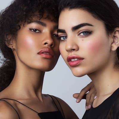 Eine amerikanische Frau brauchte bis in die 1960er Jahre die Erlaubnis ihres Mannes, um ein Bankkonto zu eröffnen.