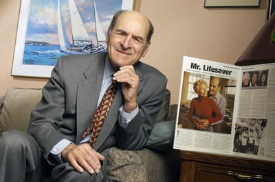 Wat was het verhaal achter de lange strijd van Dr. Henry Heimlich met het Rode Kruis?