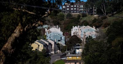 乔治·卢卡斯是否在美国最富有的地区之一建造了经济适用房？