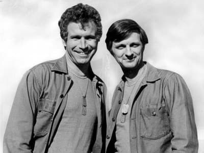 Why Couldn't the Producers of M*A*S*H Sue Wayne Rogers?