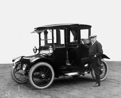Were There Electric Cars Before the Tesla?