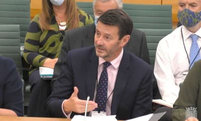 南水公司CEO在公司争议后是否获得了巨额奖金？