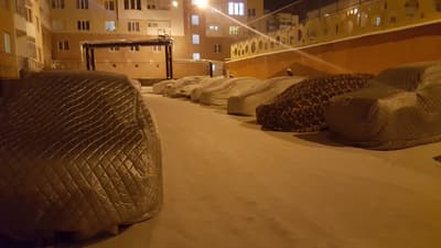 How Do Russians Maintain Their Cars in the Extreme Cold?