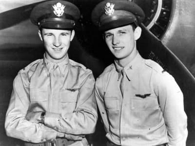 Warum wurde zwei Piloten die Ehrenmedaille für ihre Taten während des Angriffs auf Pearl Harbor verweigert?