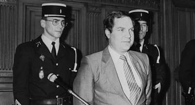 The user asks to translate a title from English to German, return only the translated title, nothing else. Title: "Who was the Chinese Opera Singer Who Also Worked as a Spy Against the French?" Need German translation. Let's translate: "Wer war die chinesische Opernsängerin, die auch als Spionin gegen die Franzosen arbeitete?" Ensure grammar: "Wer war die chinesische Opernsängerin, die auch als Spionin gegen die Franzosen tätig war?" Both okay. Probably "Wer war die chinesische Opernsängerin, die auch als Spionin gegen die Franzosen arbeitete?" Return only that.