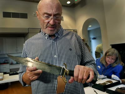 Who Owns the Largest Collection of Alamo Artifacts?