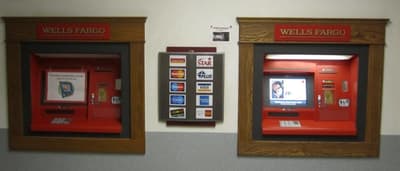 南极洲只有两台自动取款机，只有一台能正常使用。