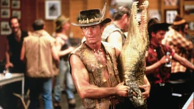 Crocodile Dundee foi o filme de maior bilheteria da Austrália de todos os tempos. É também o filme australiano de maior bilheteria do mundo.
