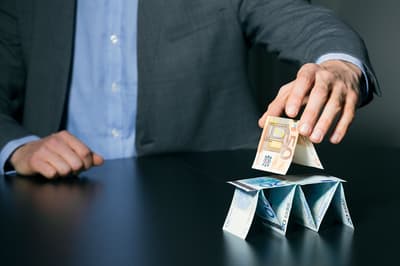 金字塔骗局或多层次营销企业因市场饱和在技术上是非法的