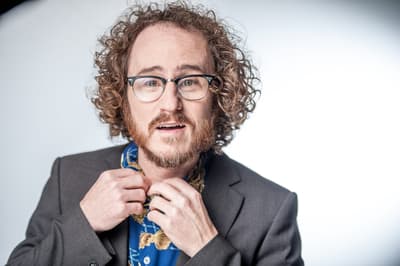 Matt Doherty, quien interpretó el papel de Les Averman en la película Mighty Ducks, no sabía patinar ni jugar al hockey cuando fue elegido. Cuando filmaron la tercera película, era capitán del equipo de hockey de su escuela secundaria.