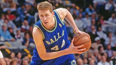 Shaw Bradley, un ancien joueur de la NBA, a eu un accident de vélo en 2021 et a été paralysé. Il a décrit sa taille comme un obstacle à son rétablissement.