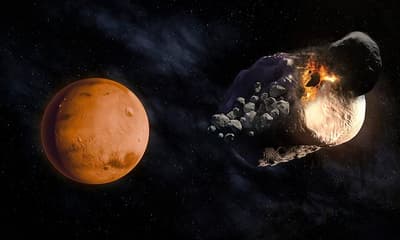 Einer der Monde des Mars umkreist den Roten Planeten viel schneller als er rotiert. Es vervollständigt eine Umlaufbahn in nur 7 Stunden und 39 Minuten.