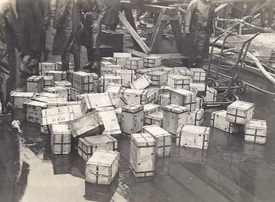 Während des Zweiten Weltkriegs versuchte Deutschland, den Zusammenbruch der britischen Wirtschaft herbeizuführen, indem es britische Banknoten im Wert von 130 Millionen Pfund fälschte. Diese Scheine galten als die perfektesten Fälschungen, die je produziert wurden.